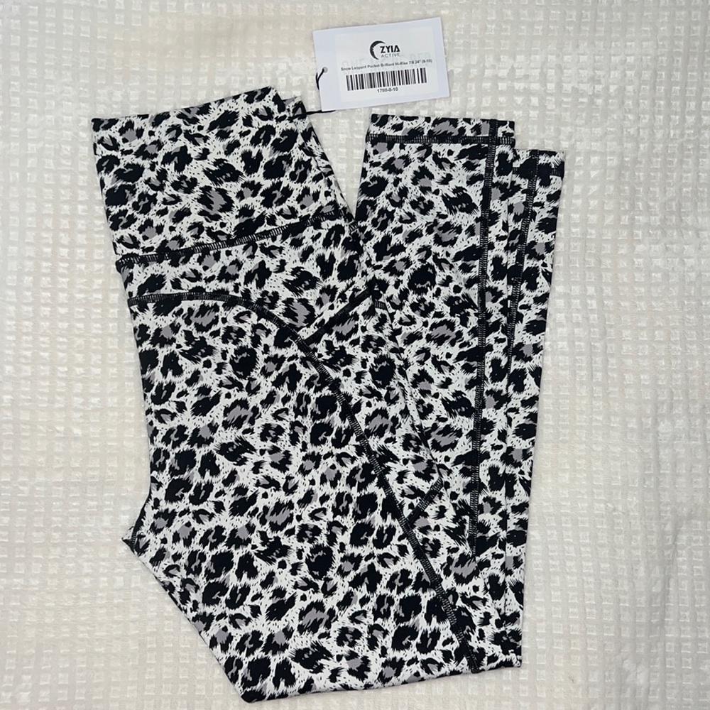 Zyia snow leopard leggings